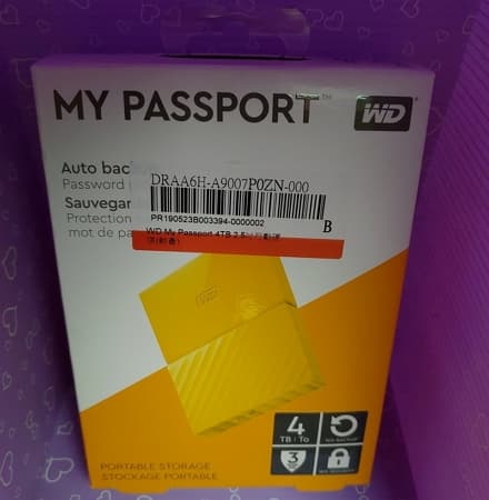 02 WD My Passport 4TB 2.5吋行動硬碟 包裝盒正面