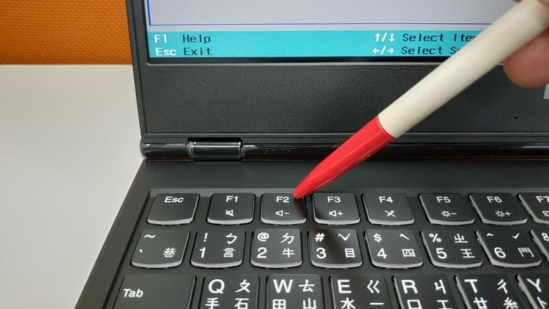 21 F2 進入 BIOS 選單 Lenovo Y530