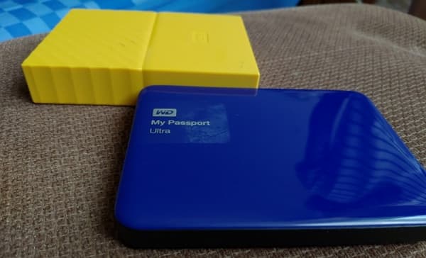 09 WD My Passport 4TB 2.5吋行動硬碟 1TB VS 4TB