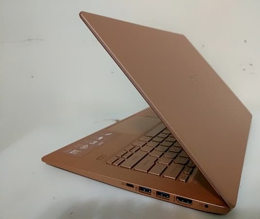 24 Acer Swift 5 SF514-52T 右側視圖