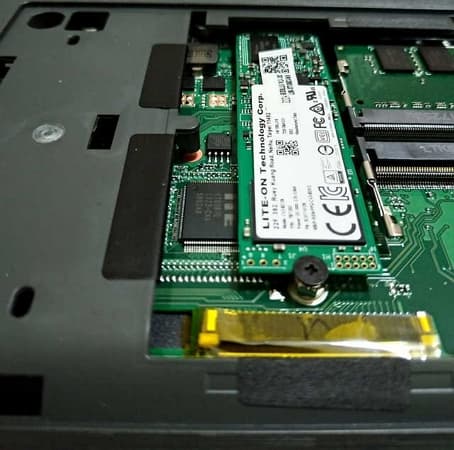 28 Acer E5-575G Lite-on SATA SSD 128GB CV3-8D128 454x450