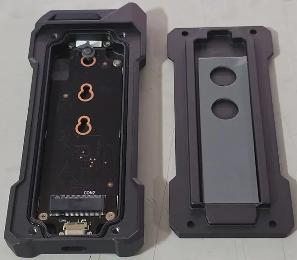 Asus TUF GAMING A1 SSD外接盒評測:你不能錯過的4大理由 4 02 ssd enclosure heatsink